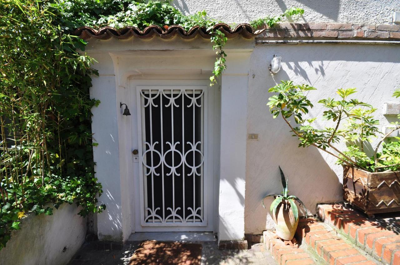 Residenza Le Rose Villa D'Arte Neapel Exterior foto