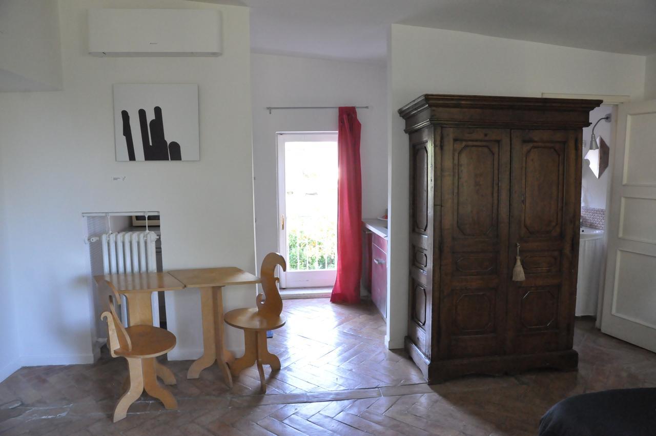 Residenza Le Rose Villa D'Arte Neapel Zimmer foto